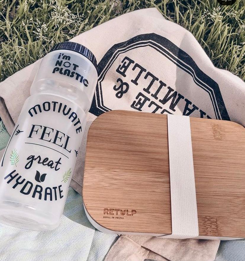 Retulp Bidon met Lunchbox sfeerfoto in gras