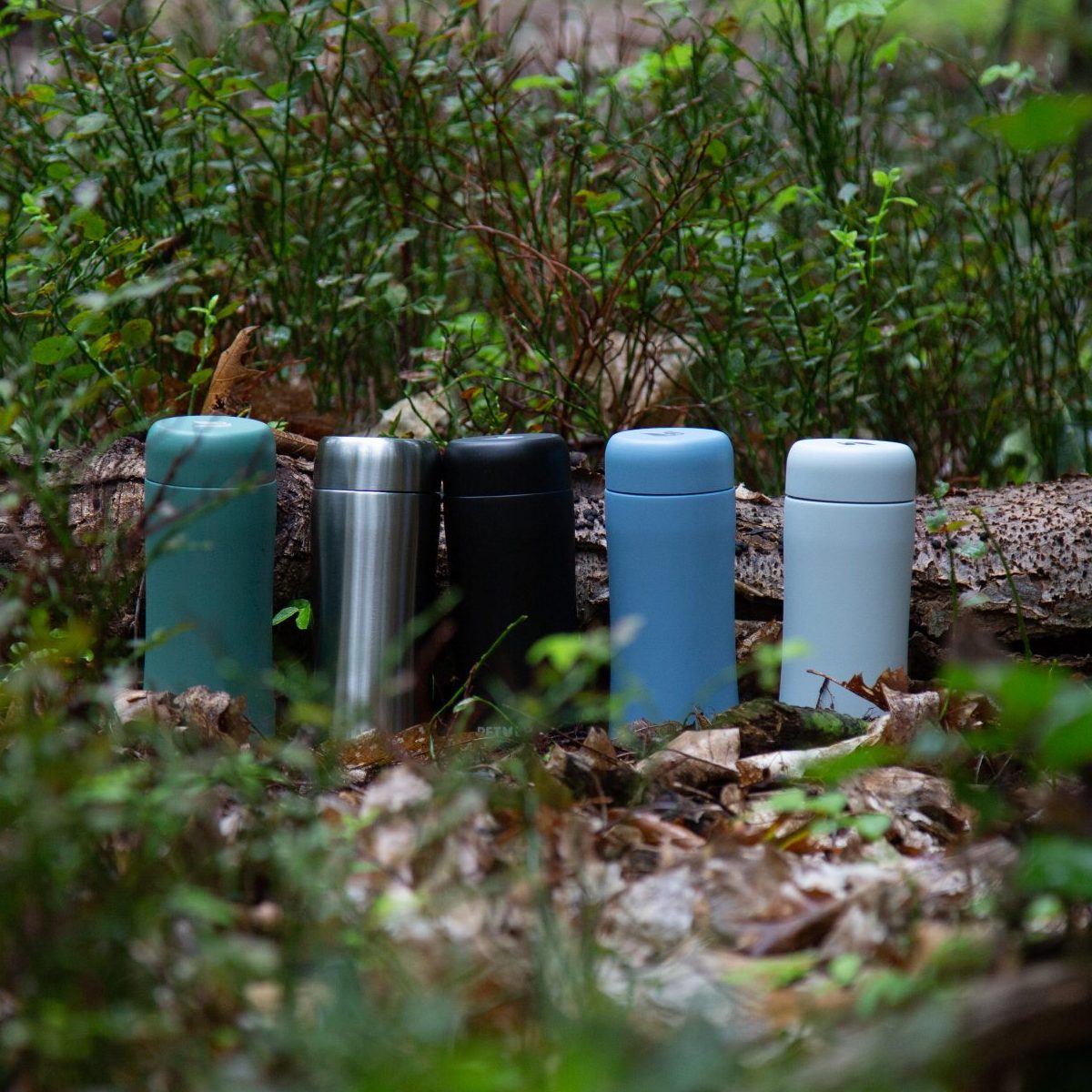 Herbruikbare Retulp bekers als herfst essential in het bos