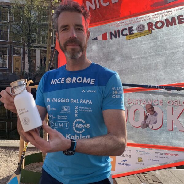 Retulp campagne Paus Merijn Plastic Soup surfer