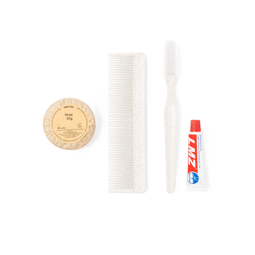 • Retulp Essential poetsset met tandenborstel, tandpasta, kam en zeep.
