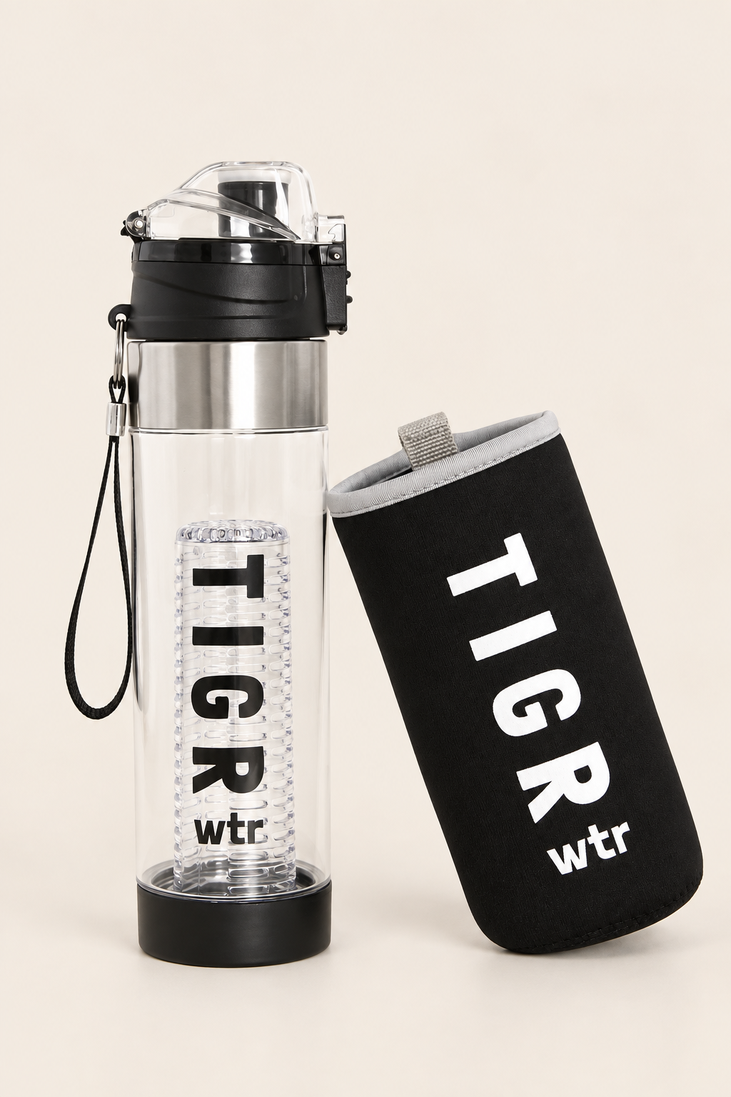 Tigr The Infuser 700 ml met neopreen hoesje.